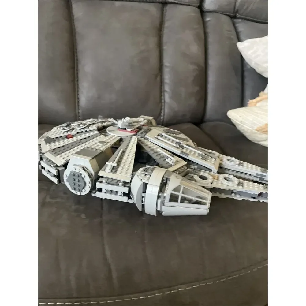 Lego Star Wars Millenium Falcon (7965) Build Only